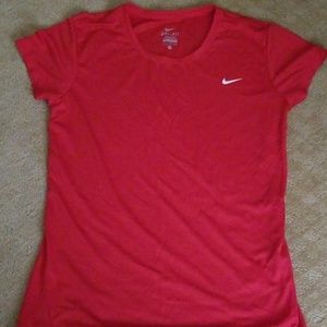 NWOT Nike women's red top small🛍